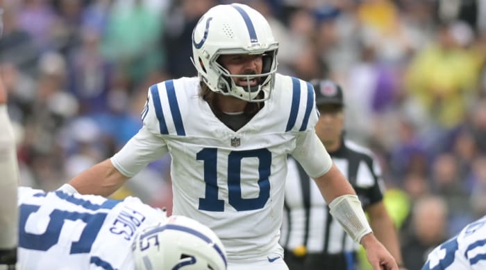 Colts quarterback Gardner Minshew at the line of scrimmage